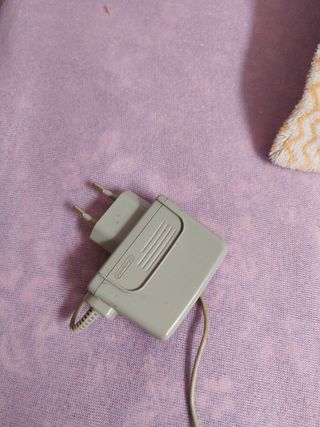 Nintendo 3DS Negra y Verde falta el lápiz