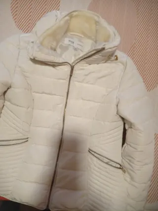Cazadora acolchada blanca