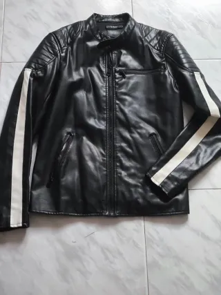 Chaqueta polipiel Pull&Bear Talla M