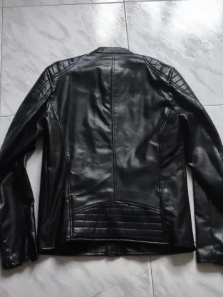 Chaqueta polipiel Pull&Bear Talla M