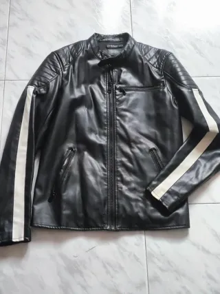 Chaqueta polipiel Pull&Bear Talla M