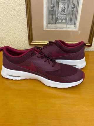 Zapatillas Nike Air Max Thea Talla 40 granate