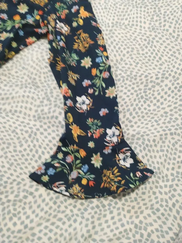 Blusa estampada flores, con mangas volante