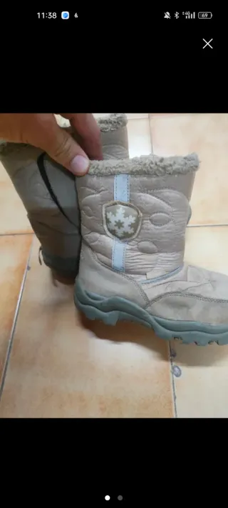 Botas de agua niño beige