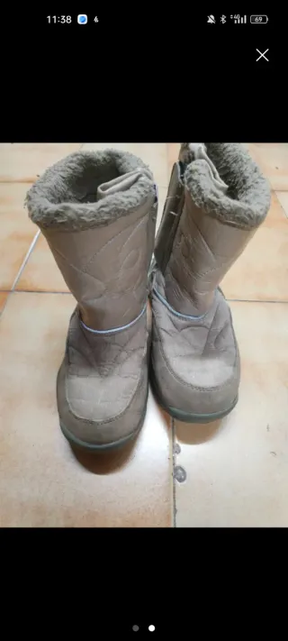 Botas de agua niño beige