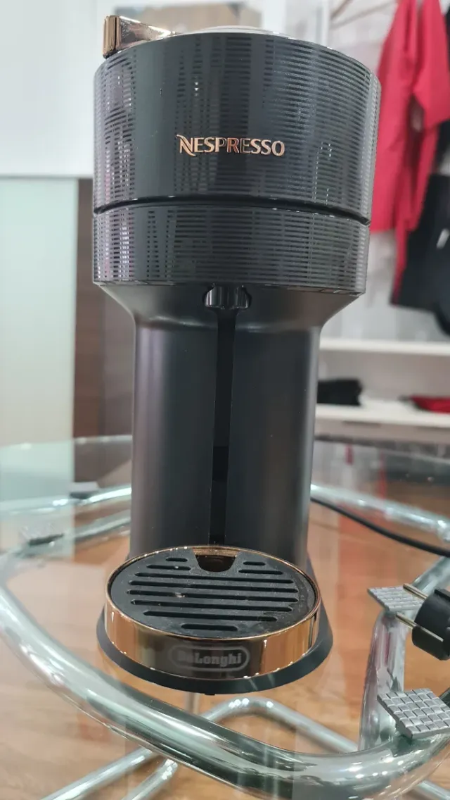 Cafetera Nespresso DeLonghi Negra