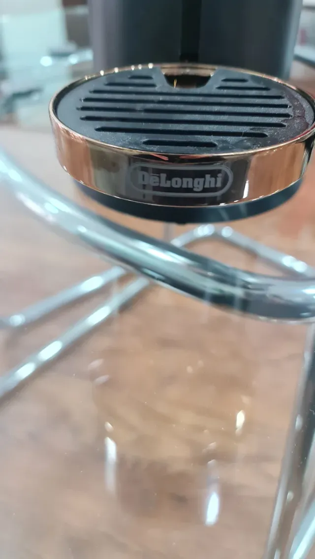 Cafetera Nespresso DeLonghi Negra