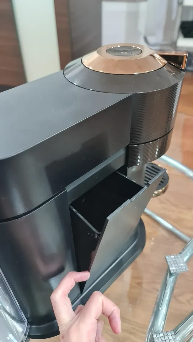 Cafetera Nespresso DeLonghi Negra