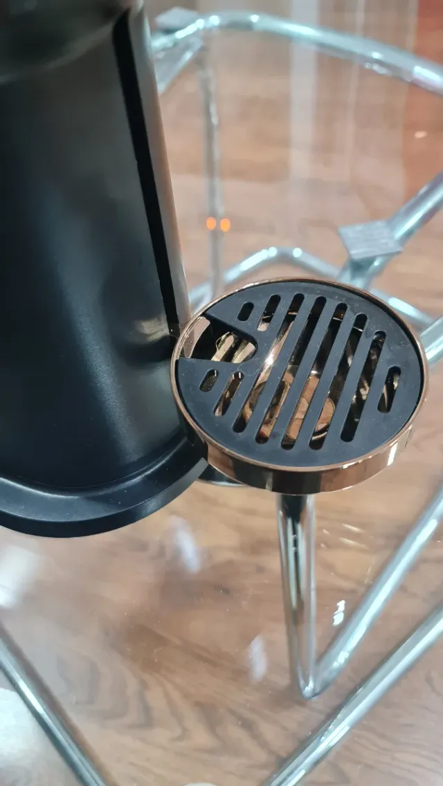 Cafetera Nespresso DeLonghi Negra