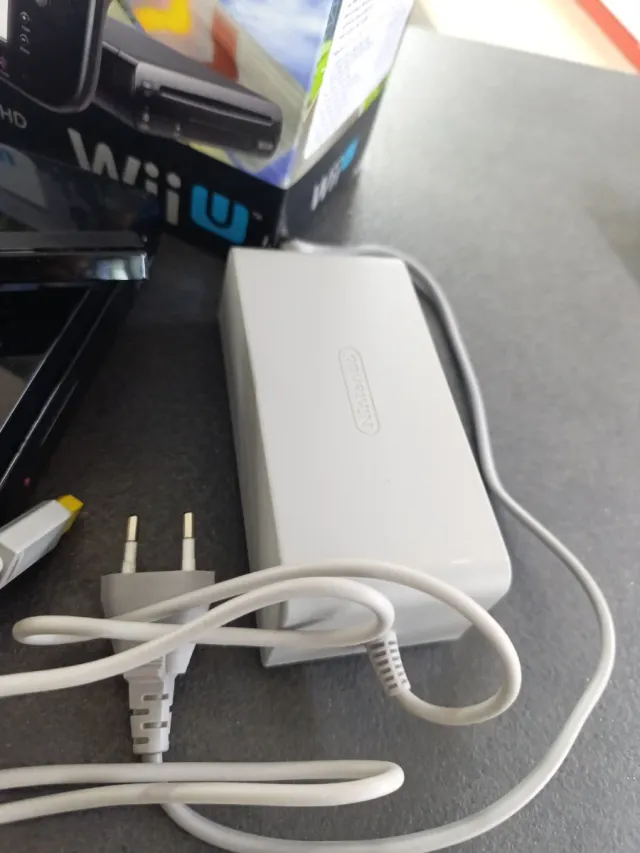 Nintendo Wii U MarioKart 8 Premium Pack