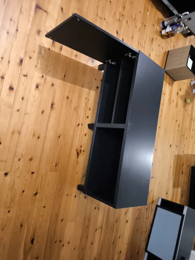 Mueble TV Negro y Marrón