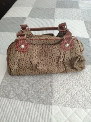 Bolso Marrón y Beige imitación Guess