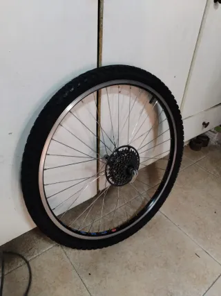 Rueda Trasera 26 Buje 140mm Cierre Rápido