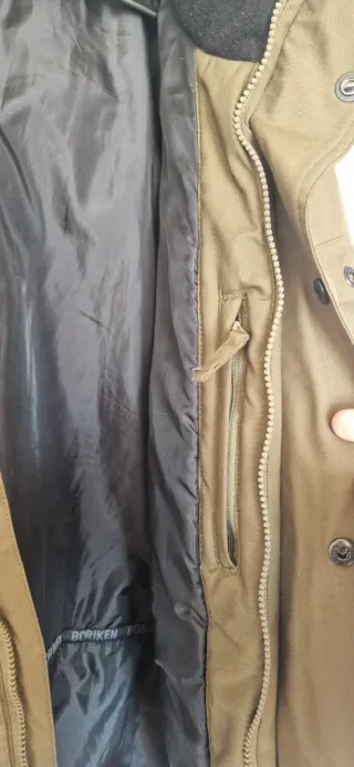 Chaqueta con capucha y pelo