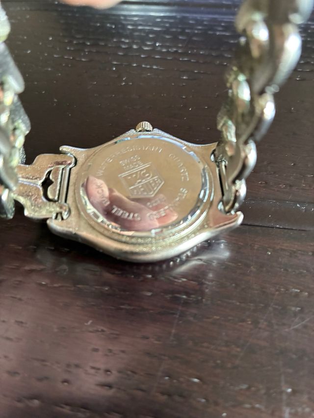 Reloj Pulsera de Cuarzo. Elegante.