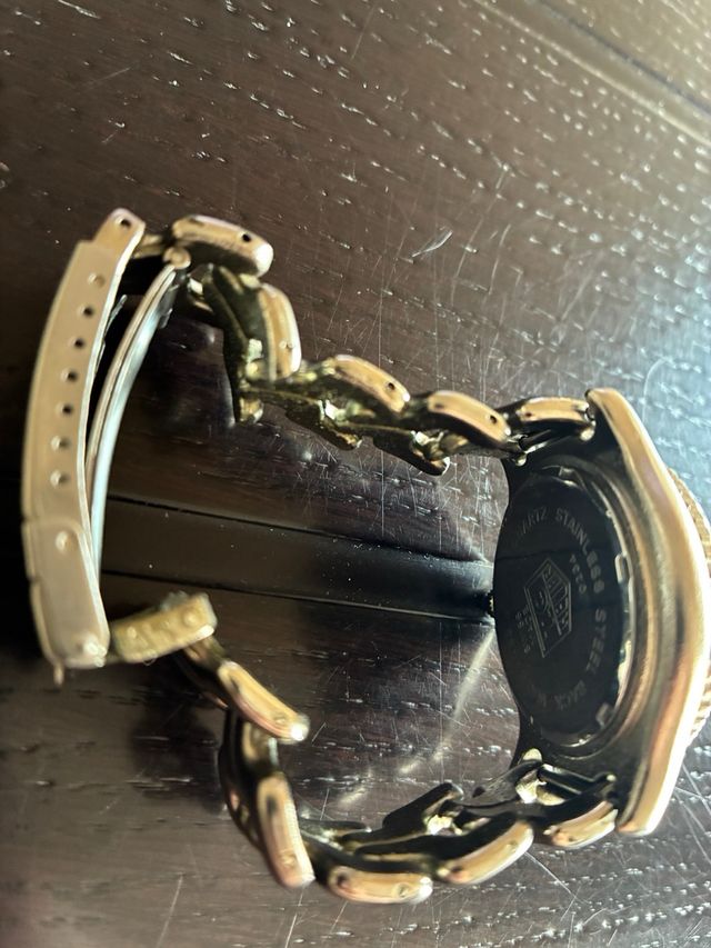 Reloj Pulsera de Cuarzo. Elegante.