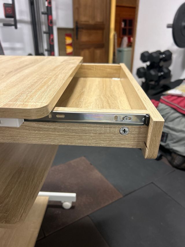 Mesa Ordenador con Ruedas