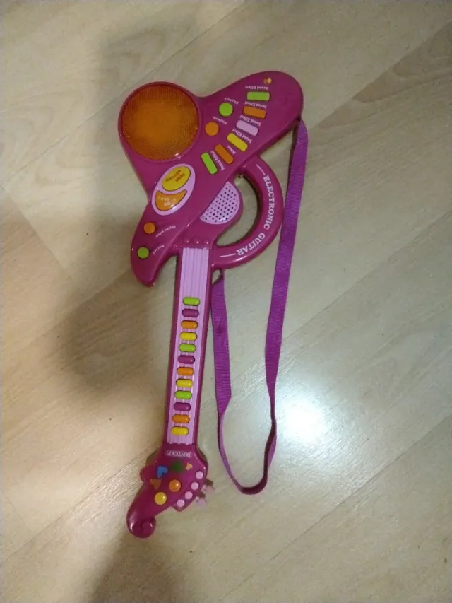 Guitarra electrónica infantil rosa