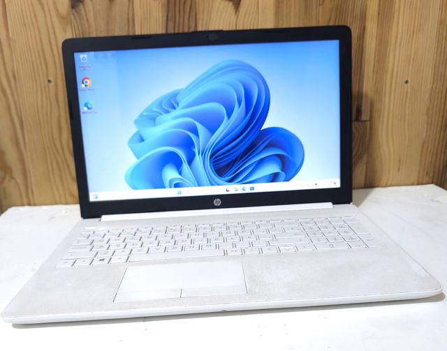 Portátil HP 15-BD0007ns SSD Blanco