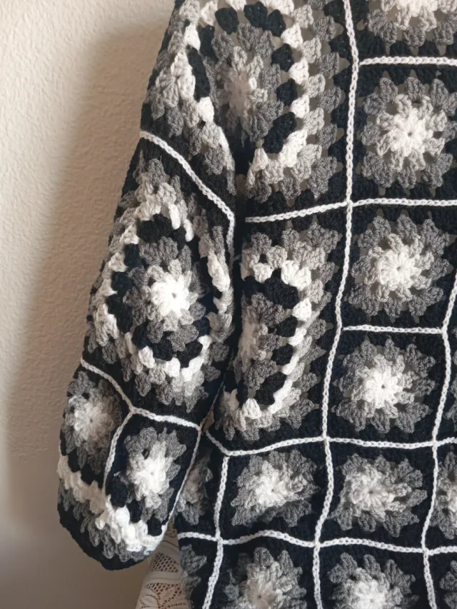 Cárdigan Crochet Granny Hecho a Mano