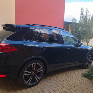Porsche Cayenne Turbo 2011