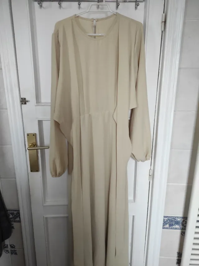 Vestido largo beige
