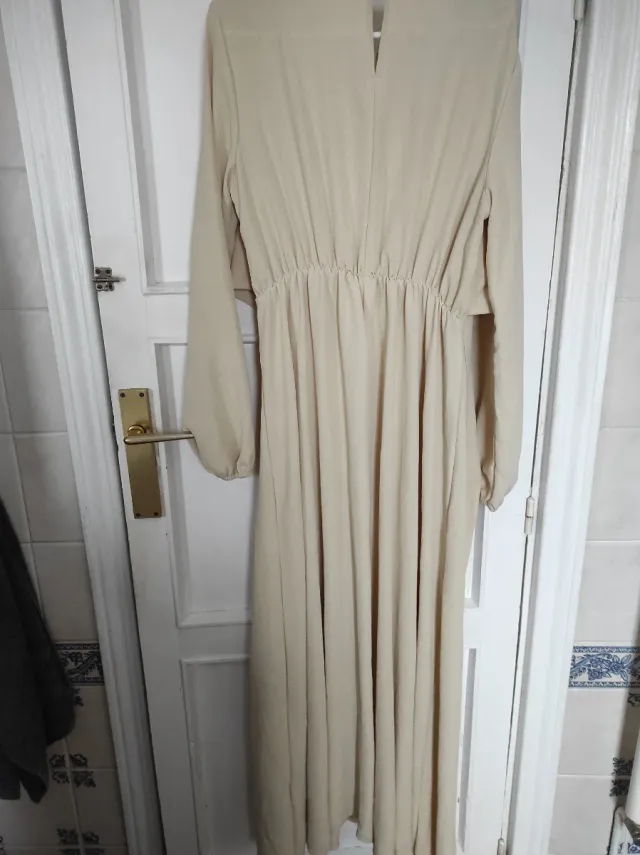 Vestido largo beige