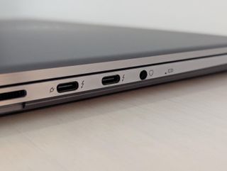 Portátil MSI Creator Z17 HX Studio A14VGT-278ES