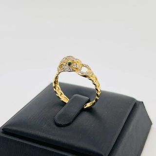 SORTIJA LEON CON CIRCONITA. Oro 18k.