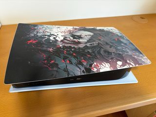 Consola PS5 + 9 juegos. Con muy pocas horas de uso