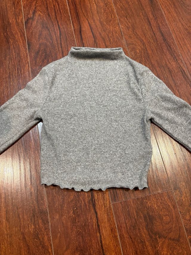Jersey Bershka cuello alto gris
