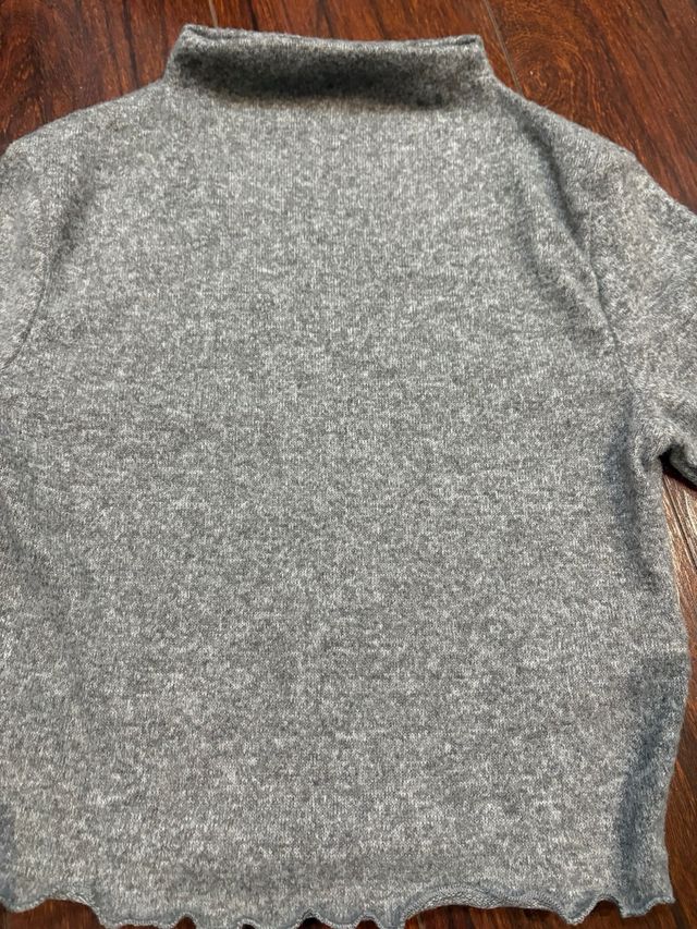 Jersey Bershka cuello alto gris