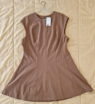 Vestido marrón sin mangas