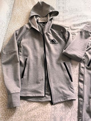 Chándal Adidas gris