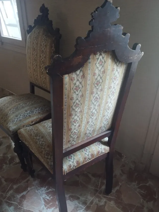 Conjunto de 2 sillas y 1 tresillo antiguo