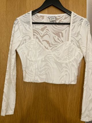 Crop top Stradivarius manga larga