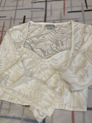 Crop top Stradivarius manga larga