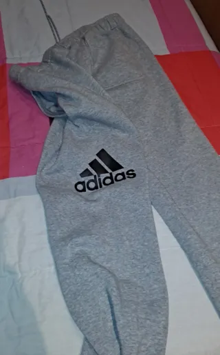 Pantalón chándal Adidas Gris