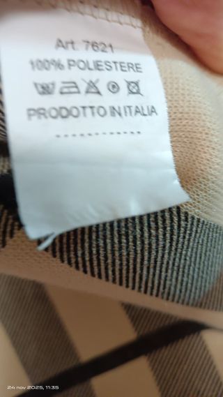 Abrigo Beige con Capucha y Cremallera