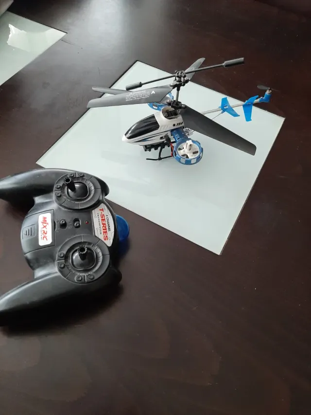 Helicóptero radiocontrol T54