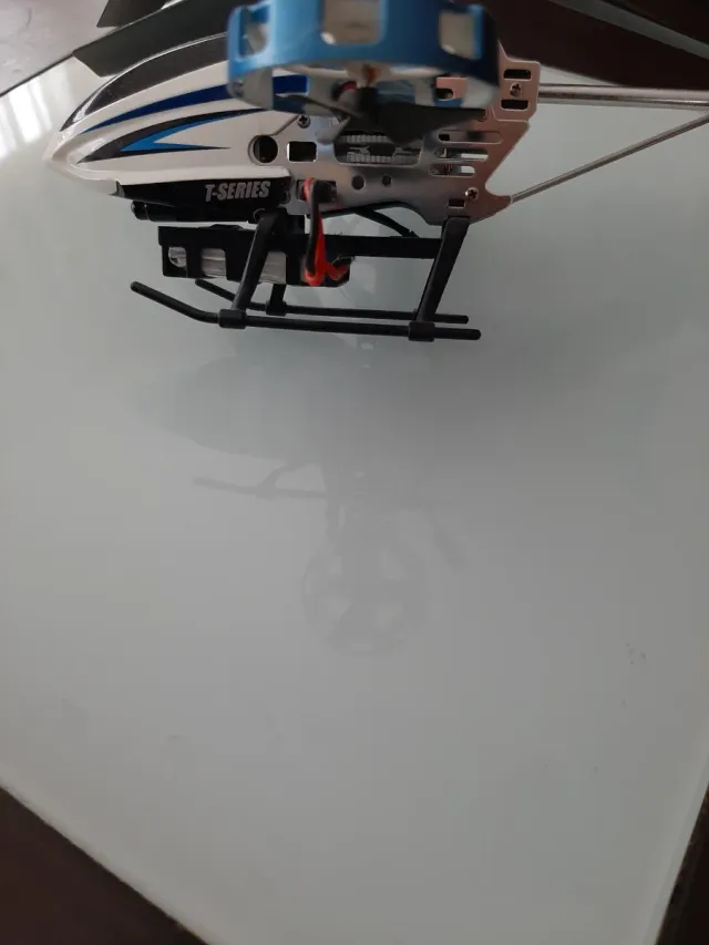 Helicóptero radiocontrol T54