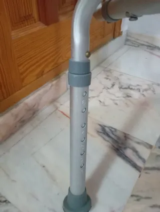 Silla de ducha con respaldo