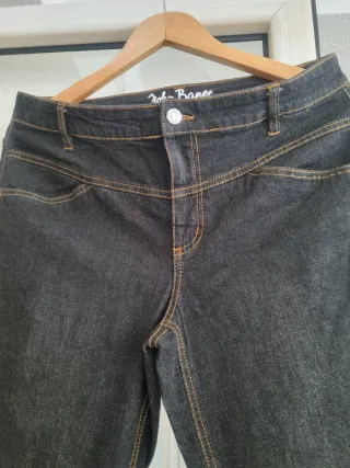 Pantalón tejano negro John Baner mujer.