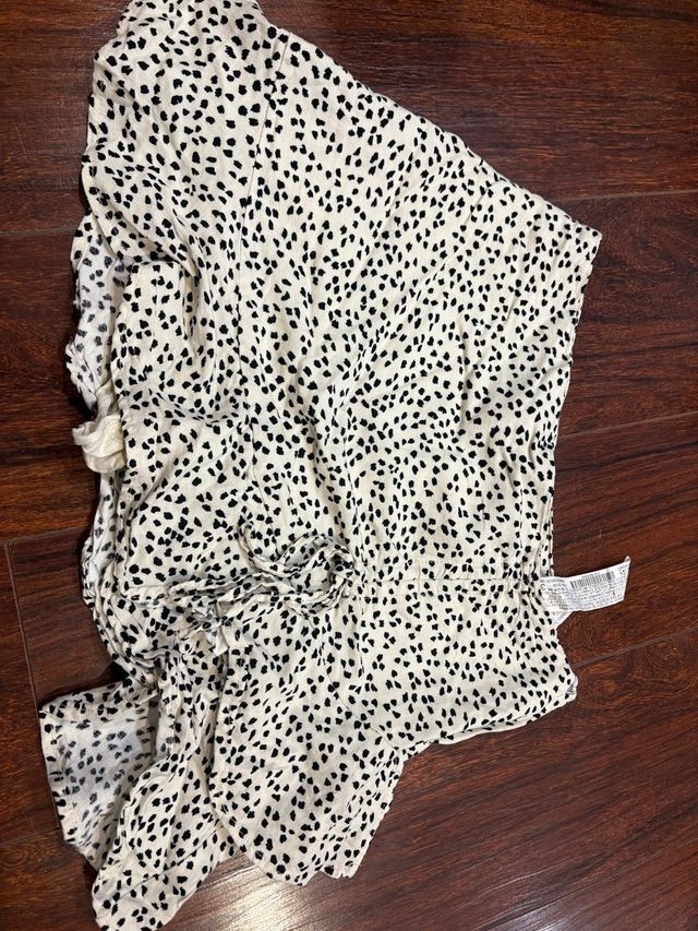 Falda corta Stradivarius estampado