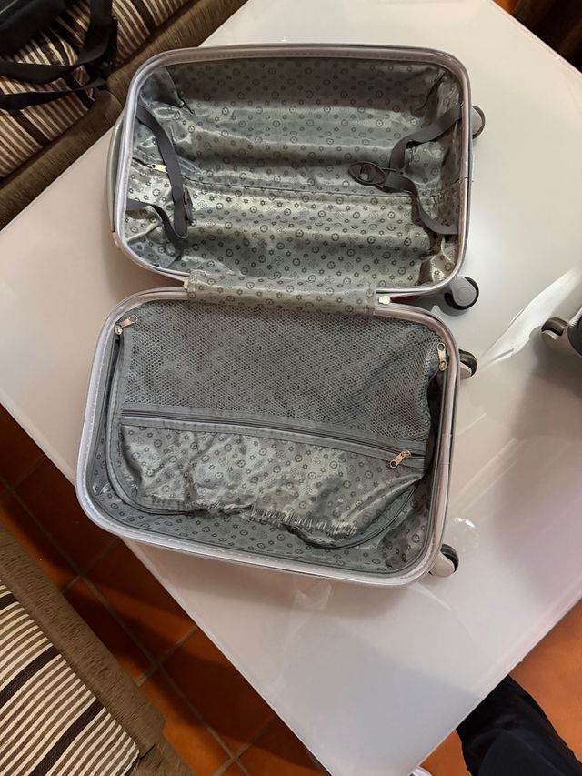 Maletas de cabina Sanjerly (negras y rojas)