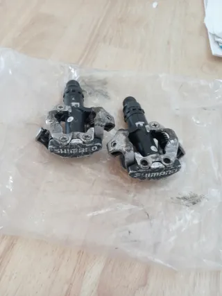 Pedales Shimano PD-M520 SPD para calas