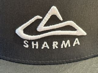 Gorra SHARMA Climbing Negra con logo bordado