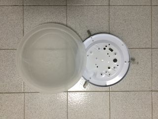 Plafoniera bianca e trasparente