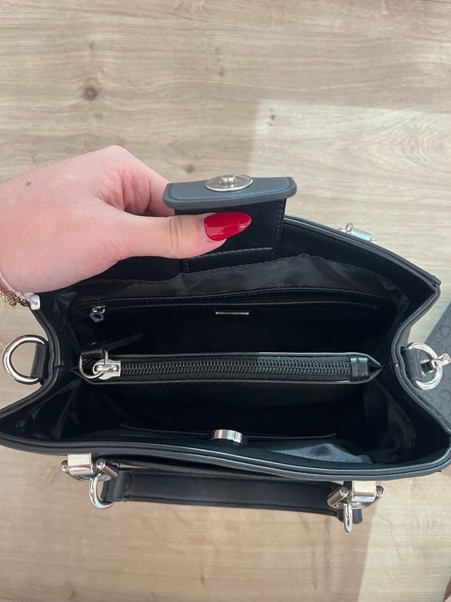 Bolso Guess Negro y Gris Original