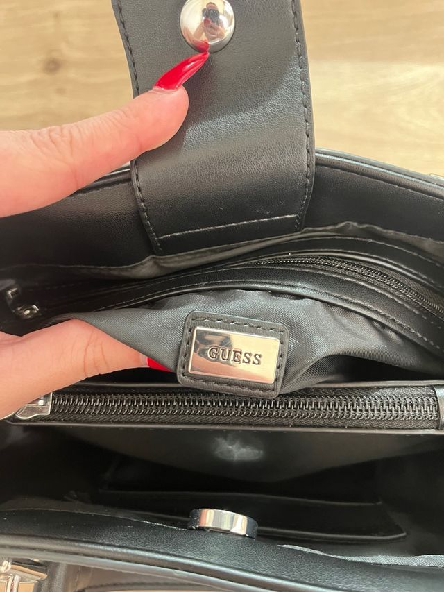 Bolso Guess Negro y Gris Original